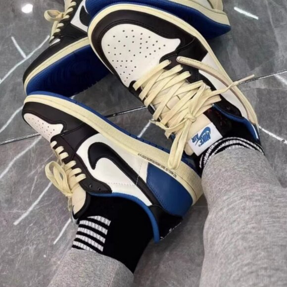 Men's Air Jordan 1 Low Fragment x Travis Scott Sneakers - New With Original Box - Picture 1 of 7